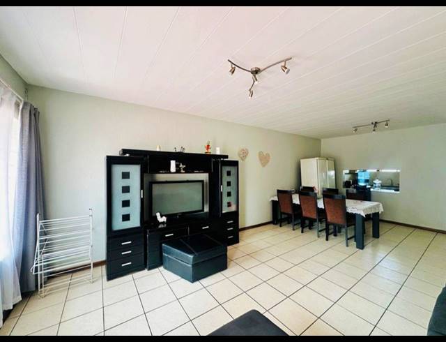 2 BEDROOM TOWNHOUSE FOR SALE IN VERWOERDPARK